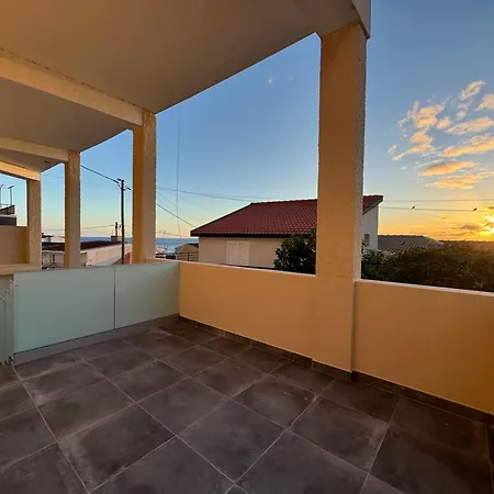 Charming Sunset Flat بول دو مار