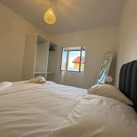 Charming Sunset Flat דירה *