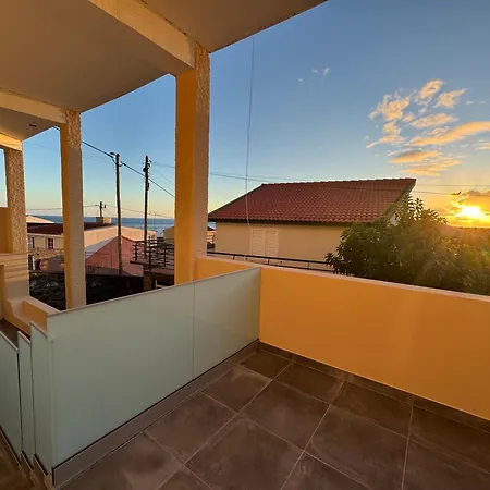 דירה Charming Sunset Flat