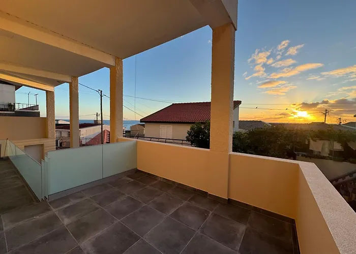 דירה Charming Sunset Flat